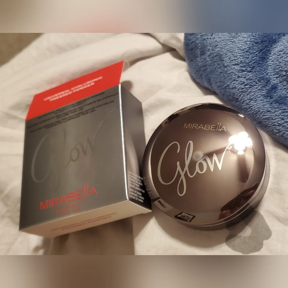 Random makeup bundle - Picture 3 of 9